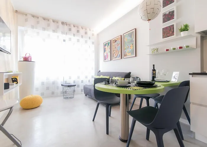 Ng - Downtown Комо